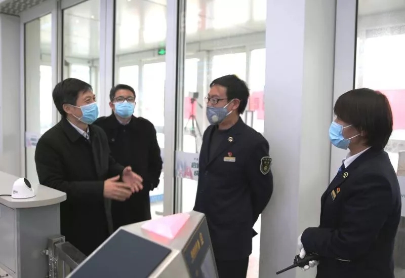 连云港市交通运输局主要领导“四不两直”督查检查交通卡口管控情况 - 第1张 | 大陆桥视野 连云港市交通运输局主要领导“四不两直”督查检查交通卡口管控情况 - 第1张 | 大陆桥视野