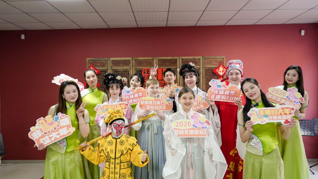 连味雅集热闹开市，老街巷里解锁港式年味 - 第4张  | 大陆桥视野